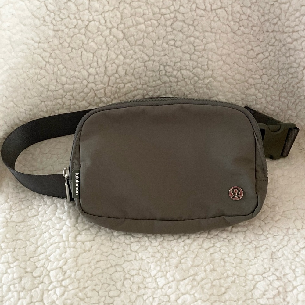 Lululemon Everywhere Bag Green Sage